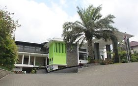 The View Hotel Batu